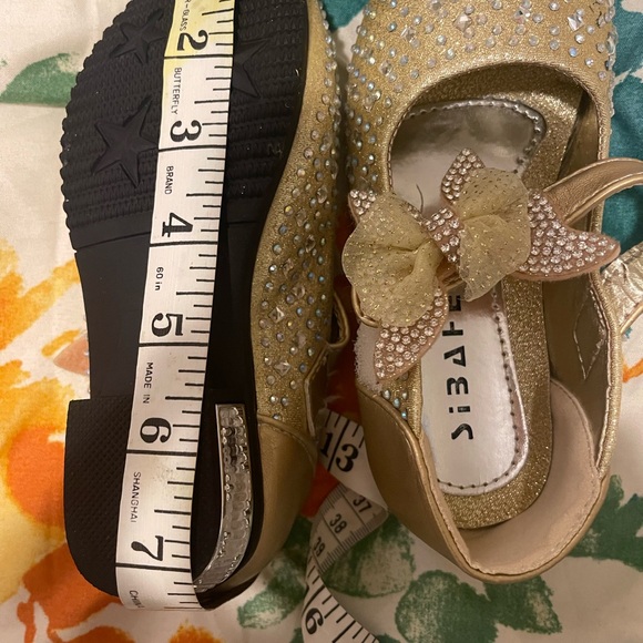 Shoes - Picture 4 of 5